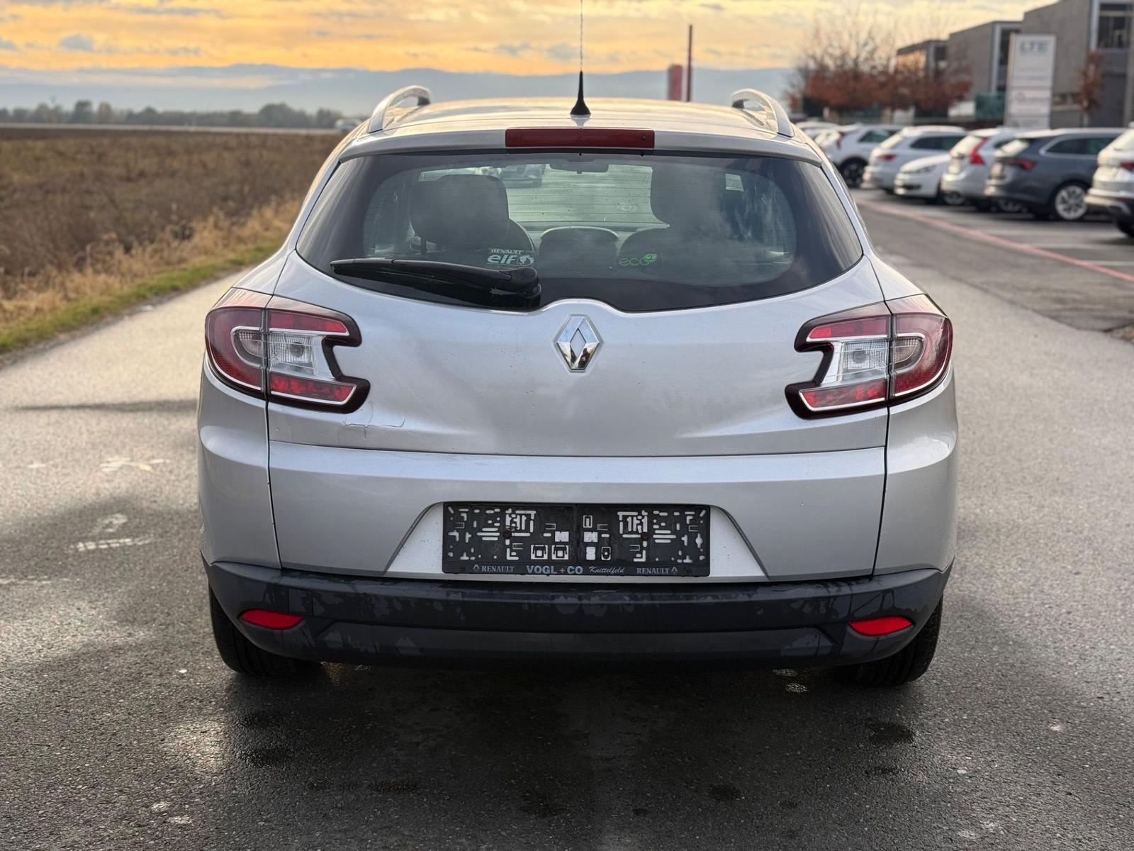 Renault Megane 2010 — photo 5