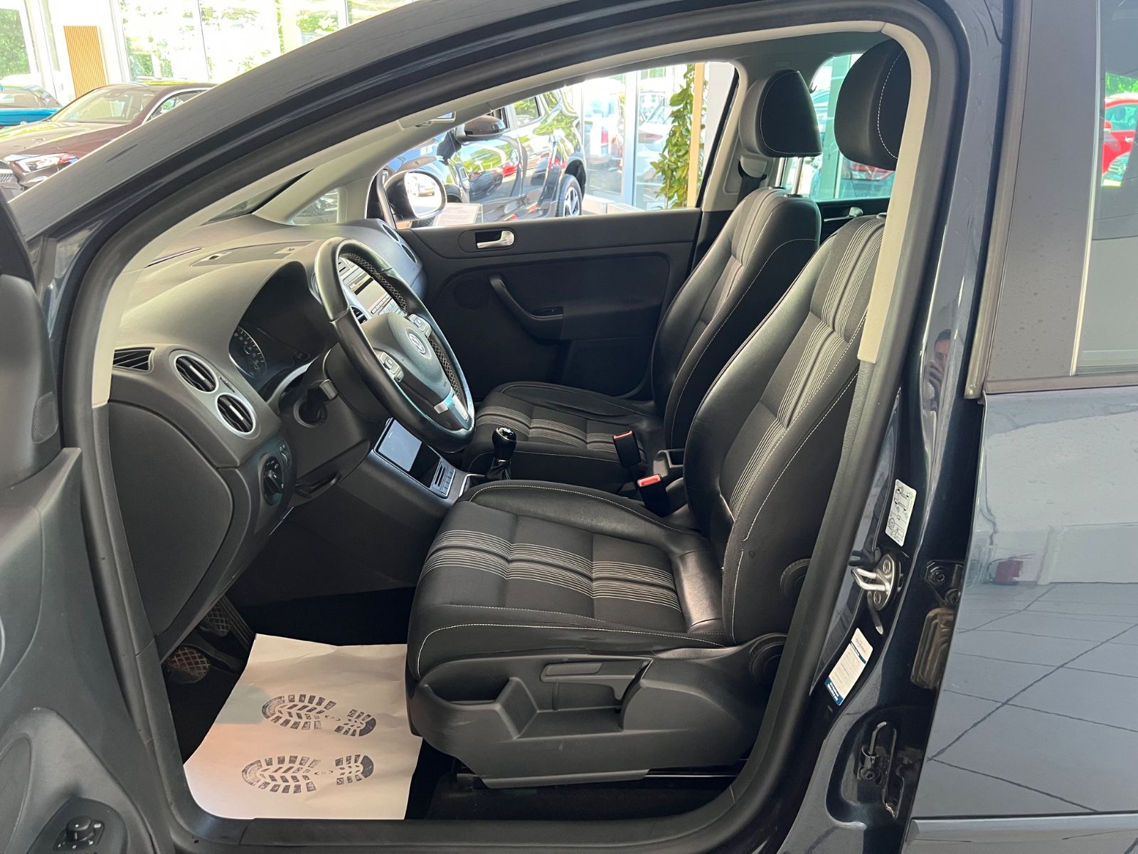 Fahrzeugabbildung Volkswagen Golf Plus 1.6 TDI Match * 1.HAND *