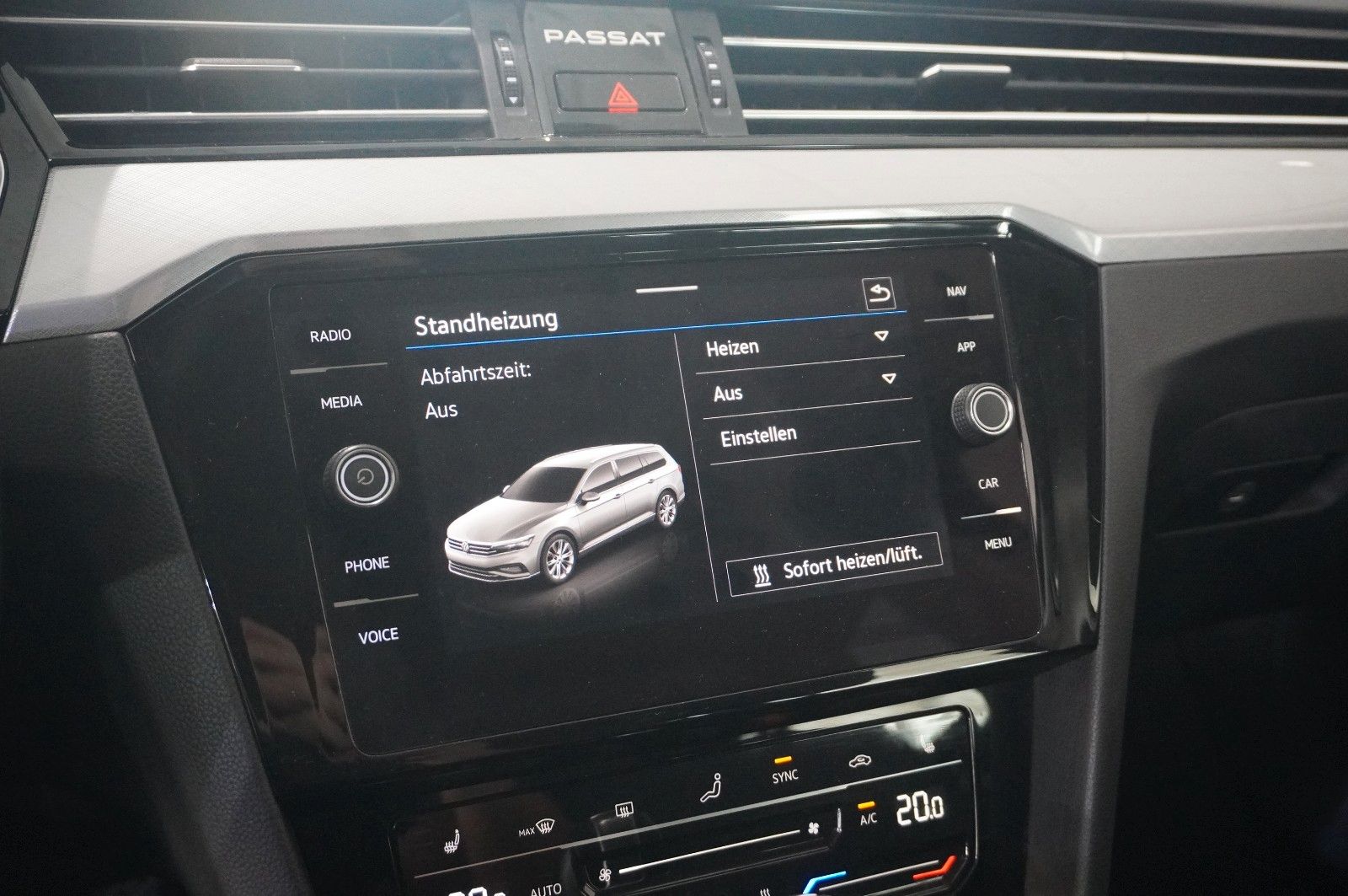 Fahrzeugabbildung Volkswagen Passat VARI. 2.0D BUSINESS 4M NAVI/KAMERA/SH/AHK