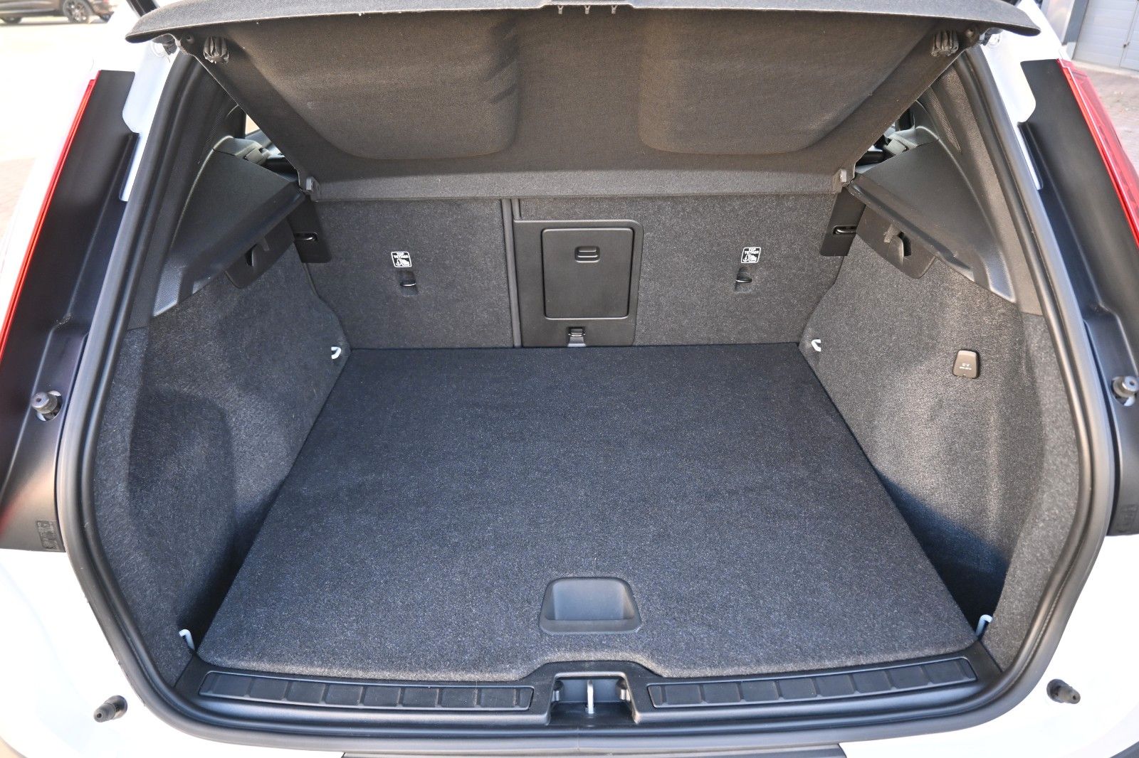 Fahrzeugabbildung Volvo XC40 T5 Recharge Plus Dark*H&K*BLIS*RFK