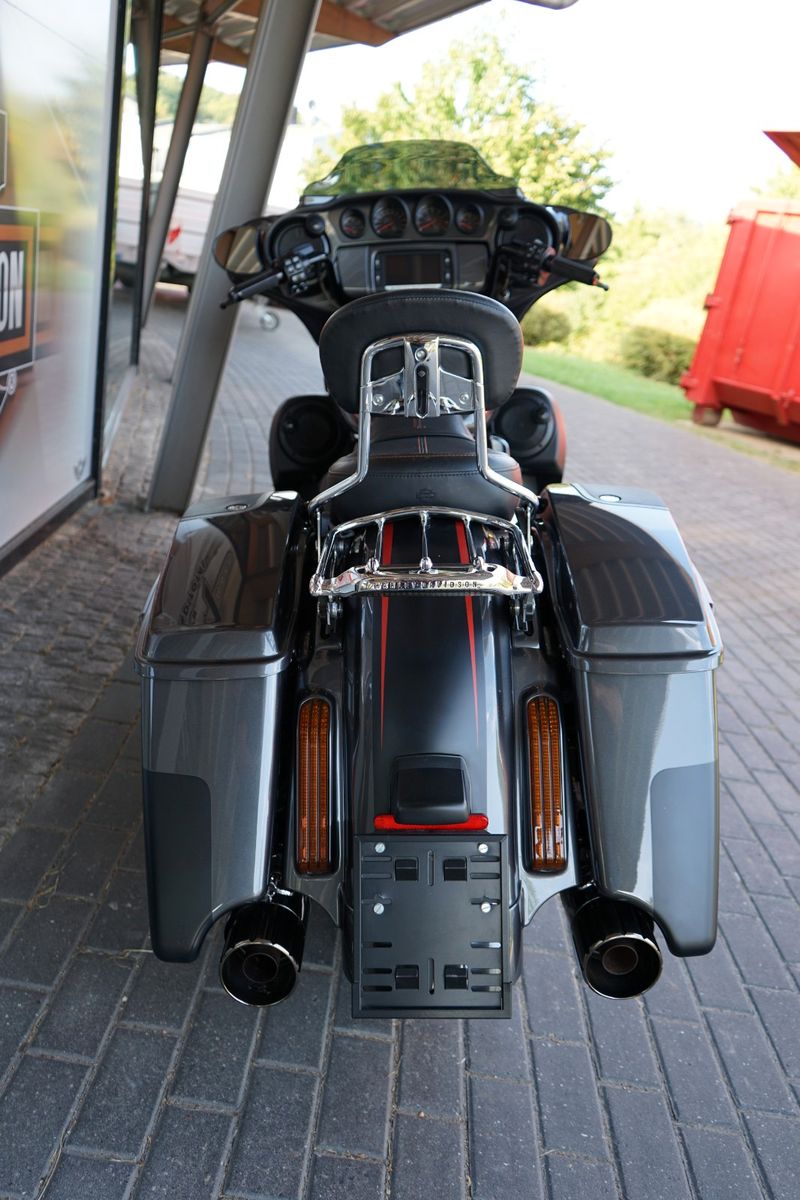 Fahrzeugabbildung Harley-Davidson Street Glide CVO 117 cui