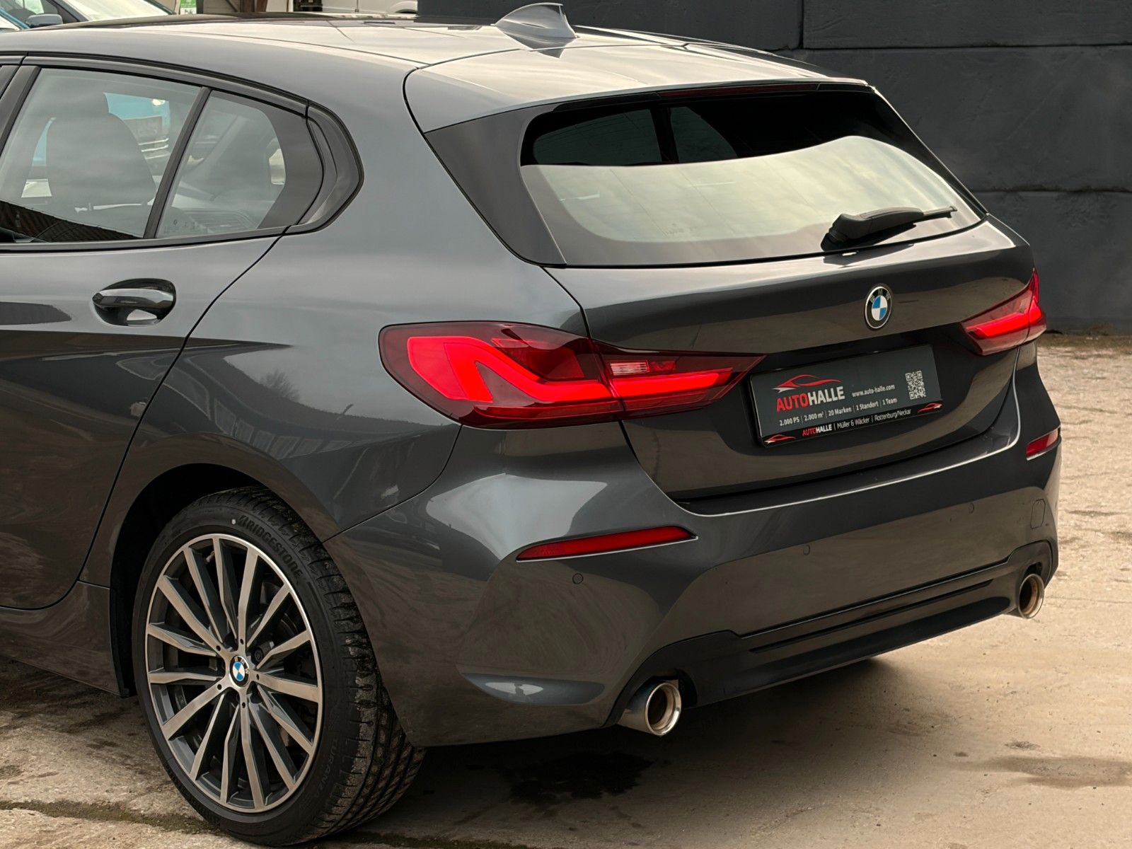 Fahrzeugabbildung BMW 120i Aut. Sport Line Shad HIFI CarPlay AHK SHZ