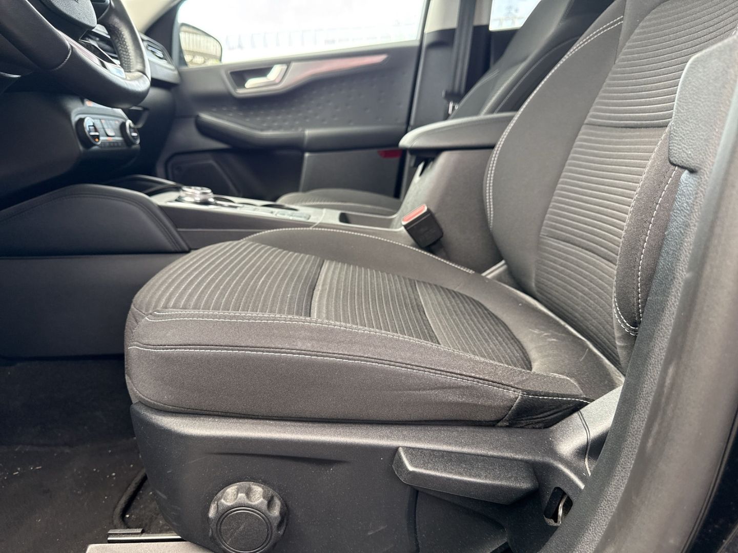 Fahrzeugabbildung Ford Kuga Plug-In Hybrid Titanium Hagelschaden AHK sc