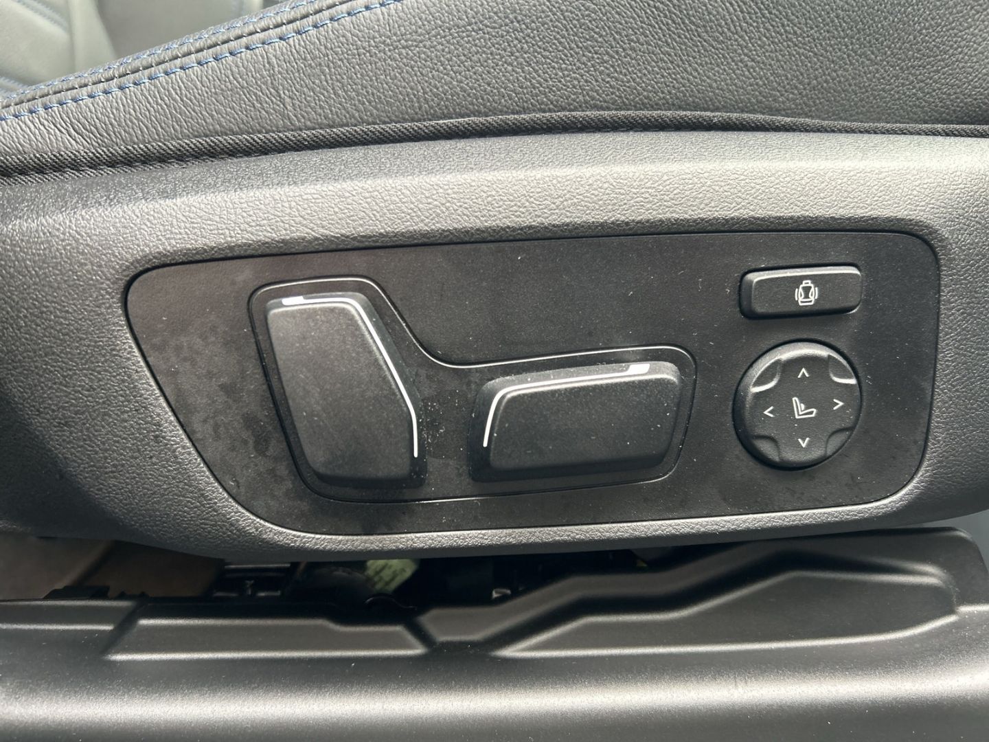 Fahrzeugabbildung BMW X3 M40 d,HeadUp,H&KSound,Rückfahrk.,Laserlicht,2