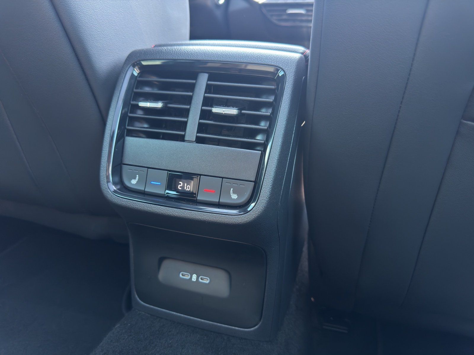 Fahrzeugabbildung SKODA Octavia Combi 2.0 TDI DSG RS 4x4/PANO/SMART-LINK