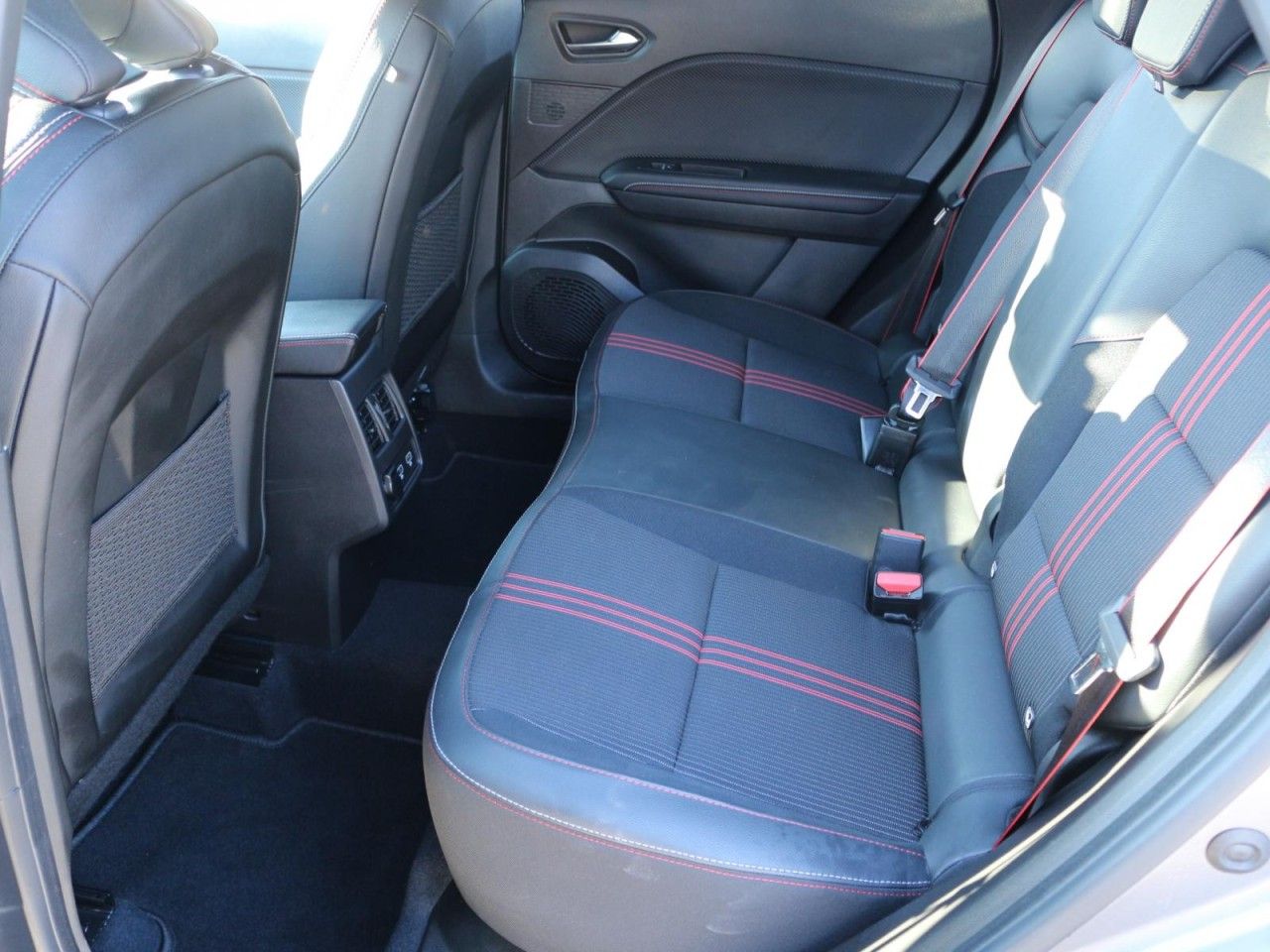 Fahrzeugabbildung Renault CAPTUR E-TECH 160 RS-Line