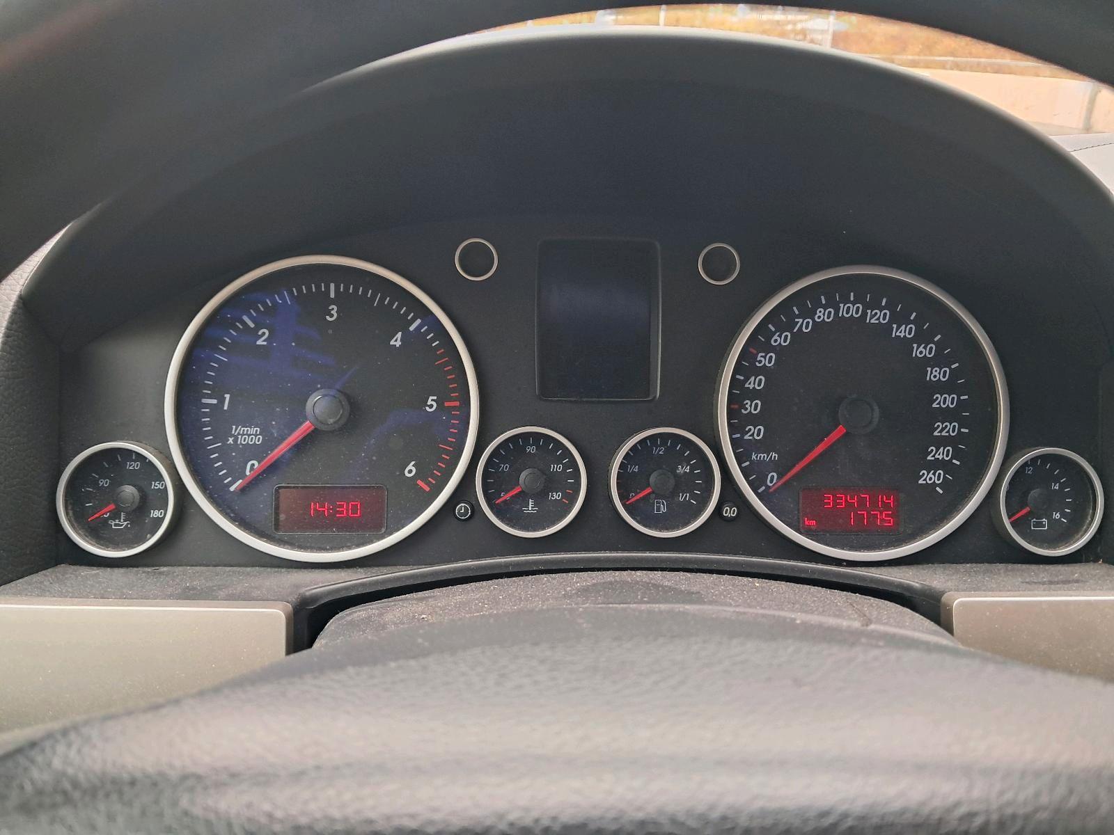 Volkswagen Touareg 2006 — photo 9