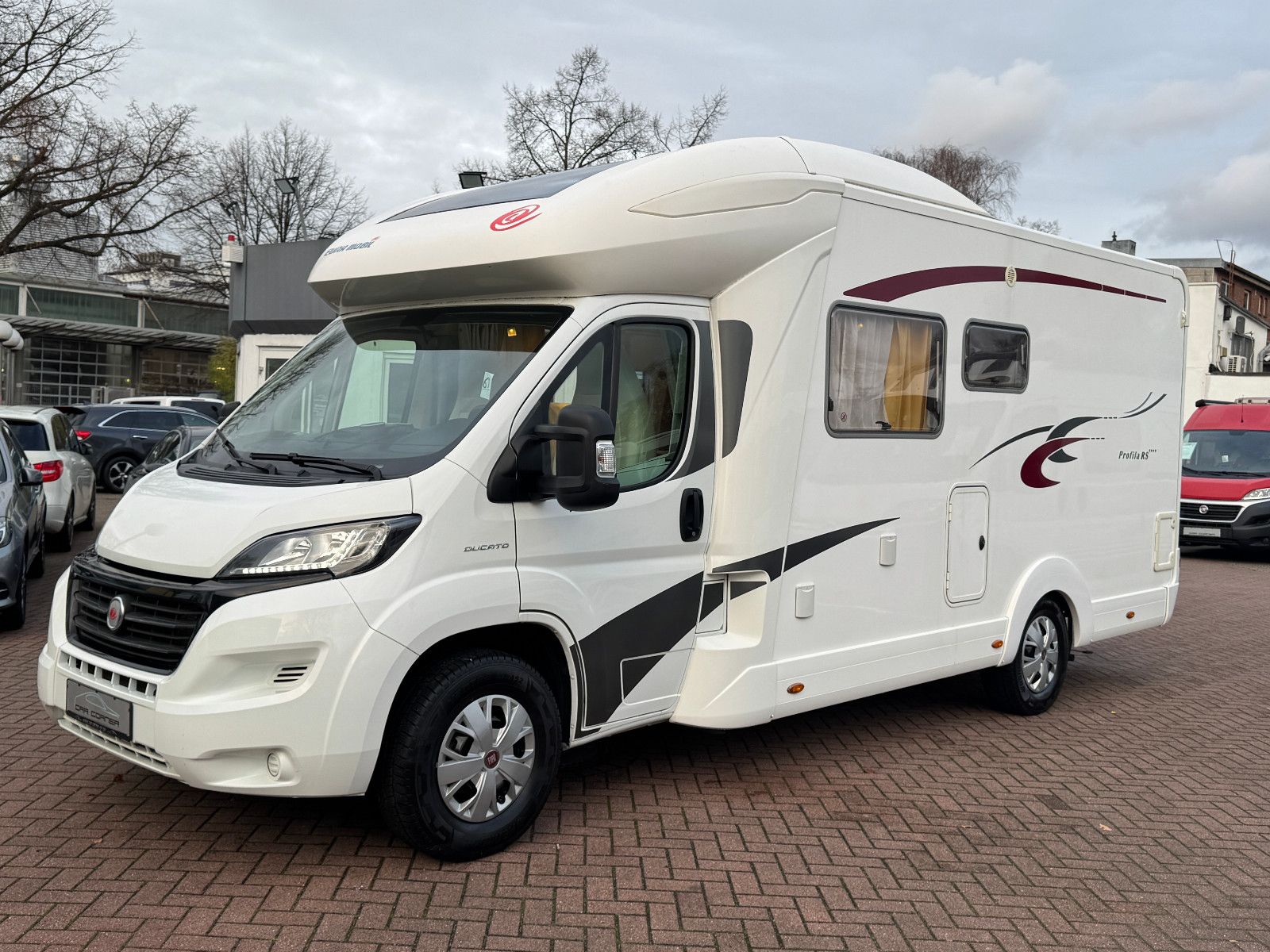 Fahrzeugabbildung Eura Mobil PROFILA RS 670 SB SAT HUBBETT LOUNGE PAKET LEDER