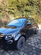 Fiat 500e Icon 42 kWh Schwarz Unfallfrei  - Fiat 500: Schwarz