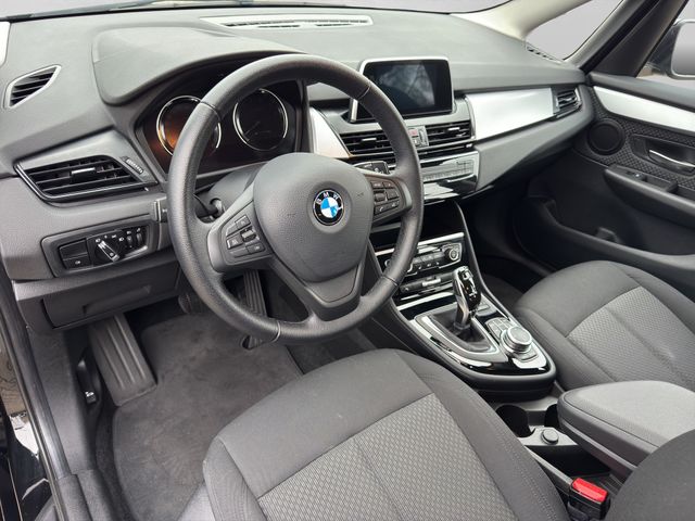 Fahrzeugabbildung BMW 218i Gran Tourer Advantage+LED+Navi+Kamera+DAB