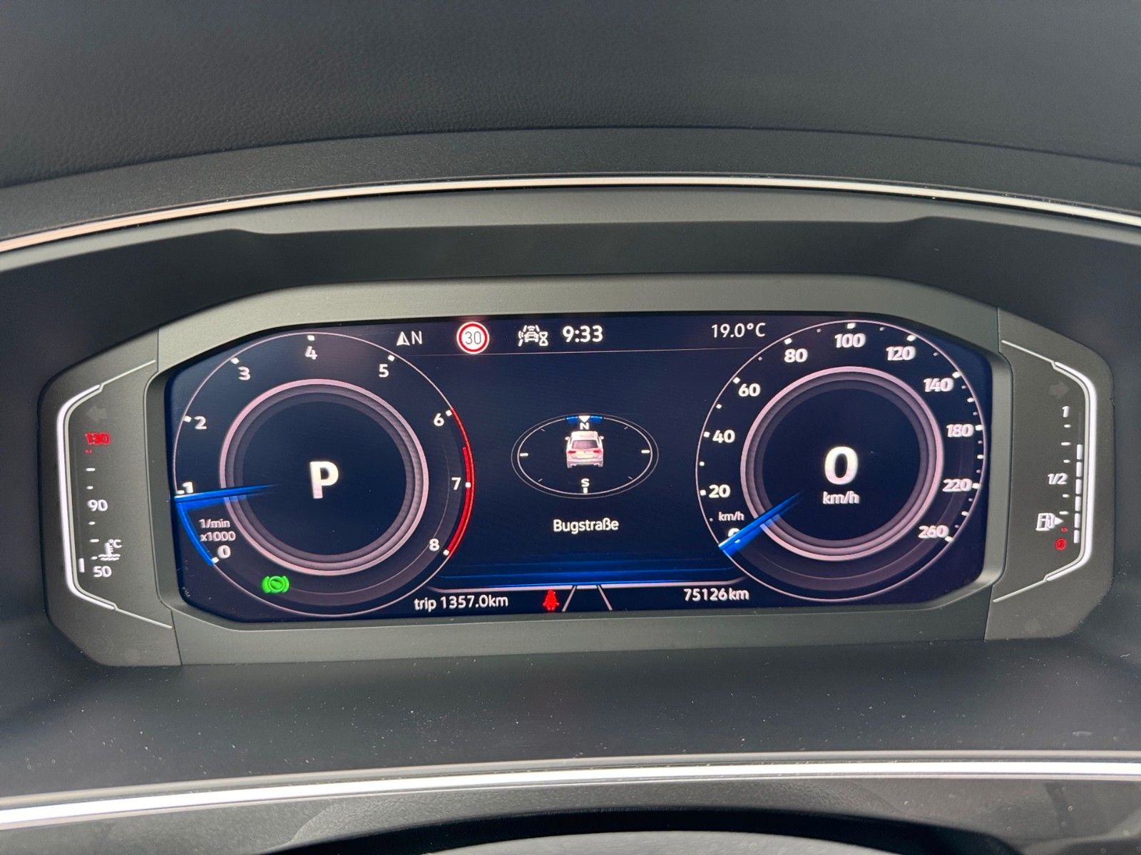 Fahrzeugabbildung Volkswagen Tiguan Elegance 1.5 TSI