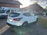 Nissan Qashqai 1.6 Tekna+/4x4/1.H/PANO/LEDE/SHZ/8F/BOSE - Nissan Qashqai mit Diesel-Antrieb: Allradantrieb, 1.6