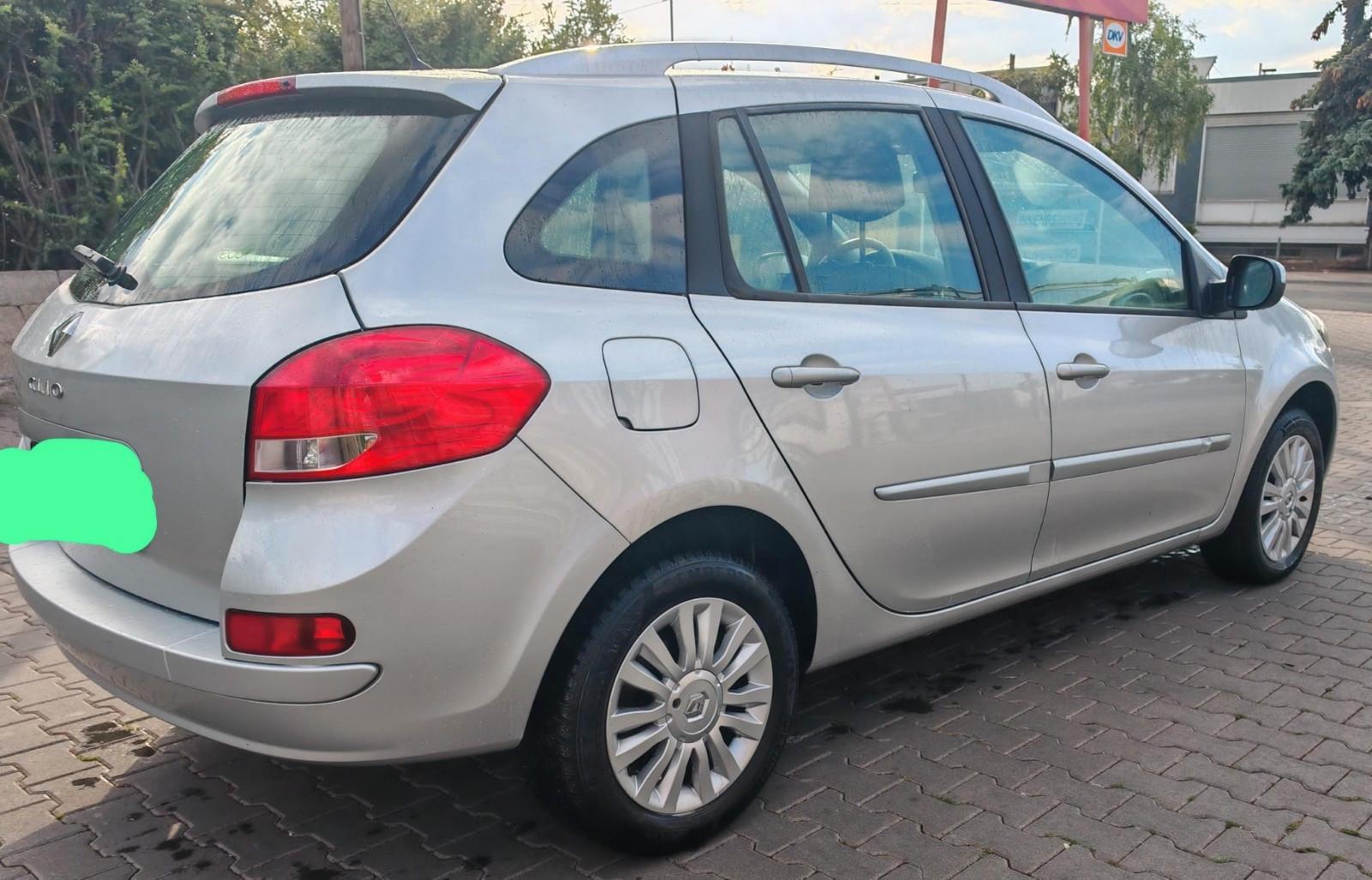 Renault Clio 2010 — interior