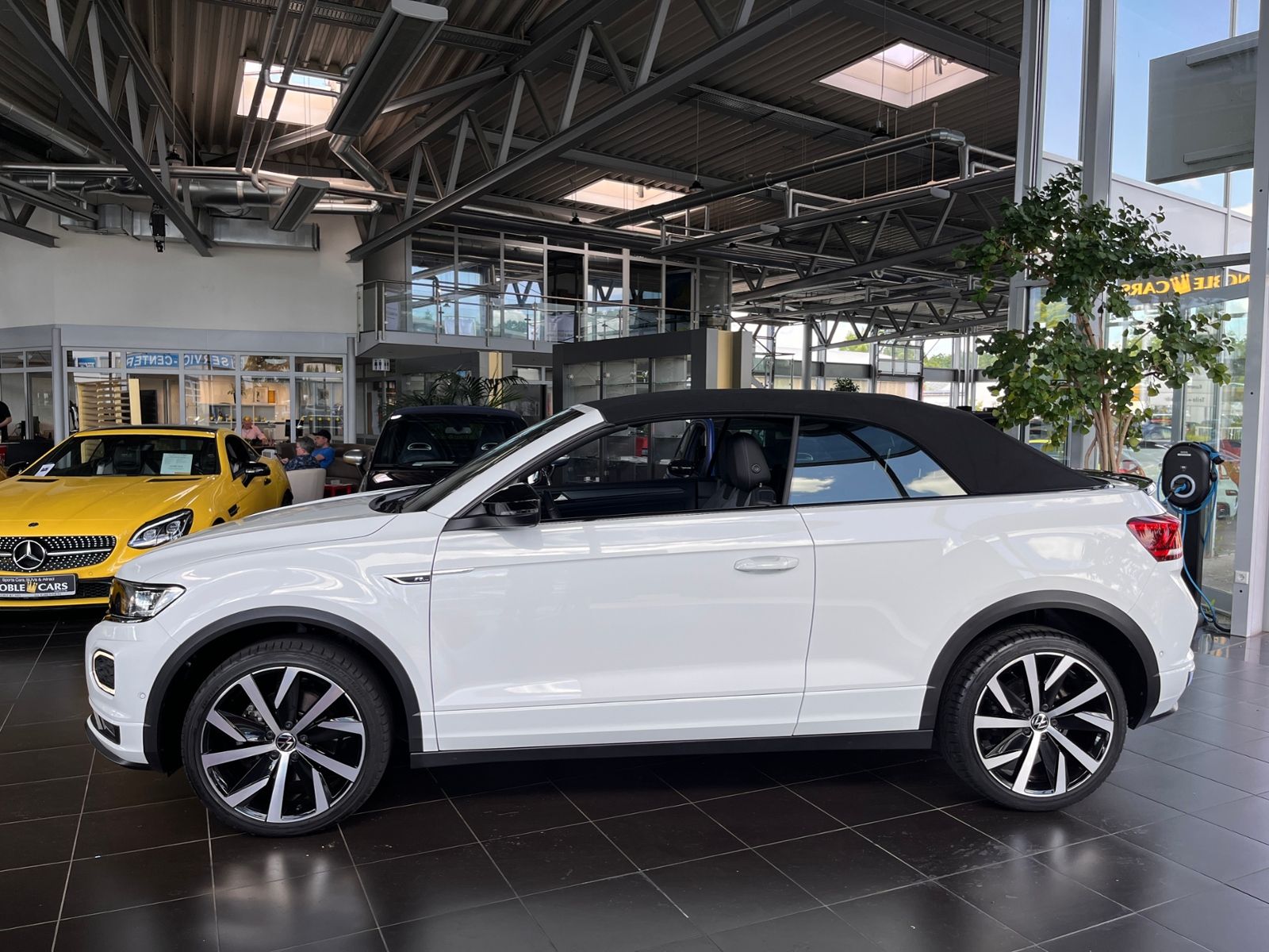 Fahrzeugabbildung Volkswagen T-Roc Cabriolet R-Line AHK LED NAVI ALU