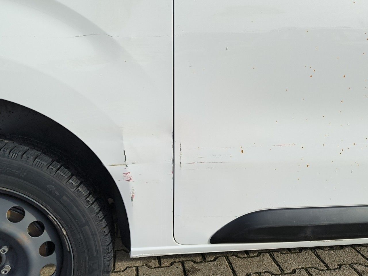 Fahrzeugabbildung Peugeot Expert Kasten Premium L2 / M - AHK uvm.