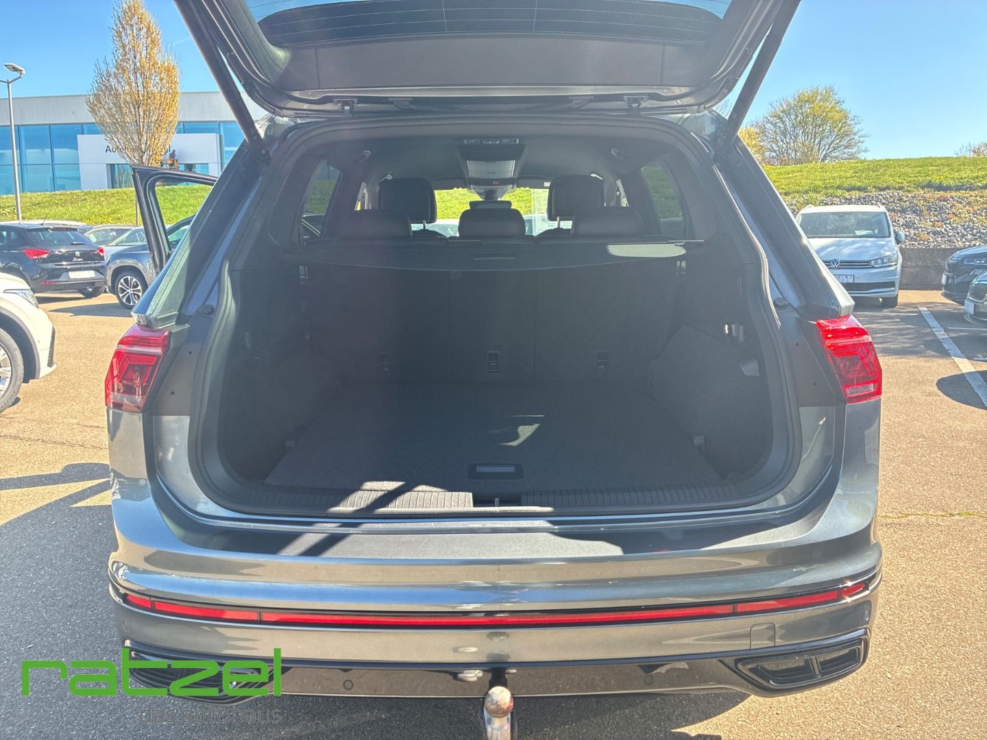 Fahrzeugabbildung Volkswagen Tiguan Allspace 4Motion R-Line 2,0 TSI DSG Navi