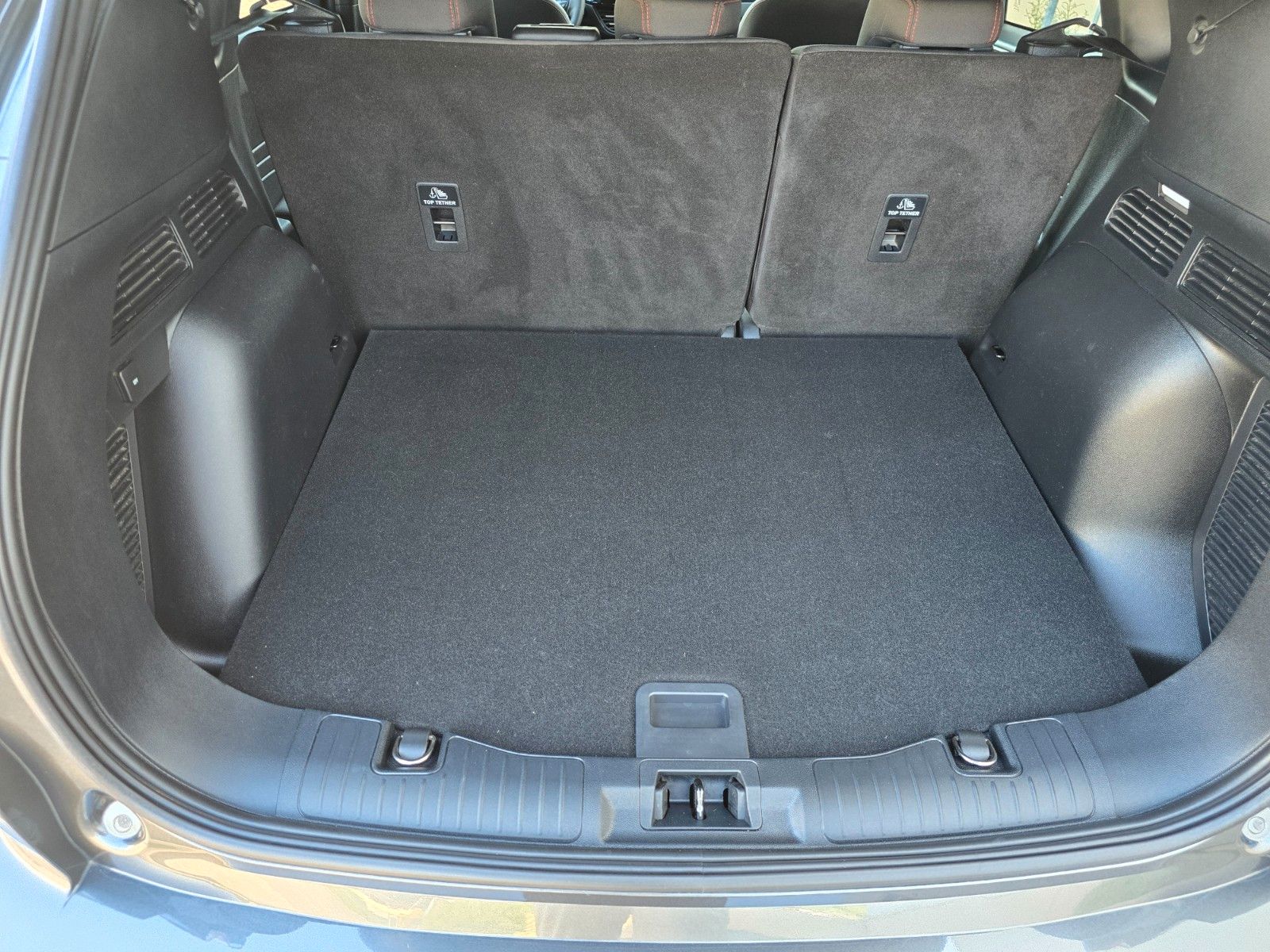Fahrzeugabbildung Ford Kuga Plug-In Hybrid 2,5 ST-Line Navi Kamera