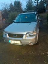 Ford Maverik 2.3l/110KW Allrad/Ahk - Ford Focus mit Benzin-Antrieb: Geländewagen