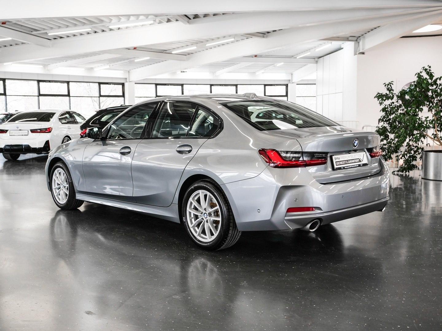 BMW 320d Aut Nav LED Drive+Park Komfzg HiFi 17"