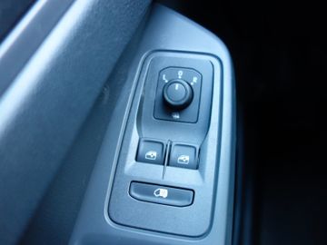 Bild 16 Ford Transit Connect 2.0 Trend L2 PDC SHZ NAVI