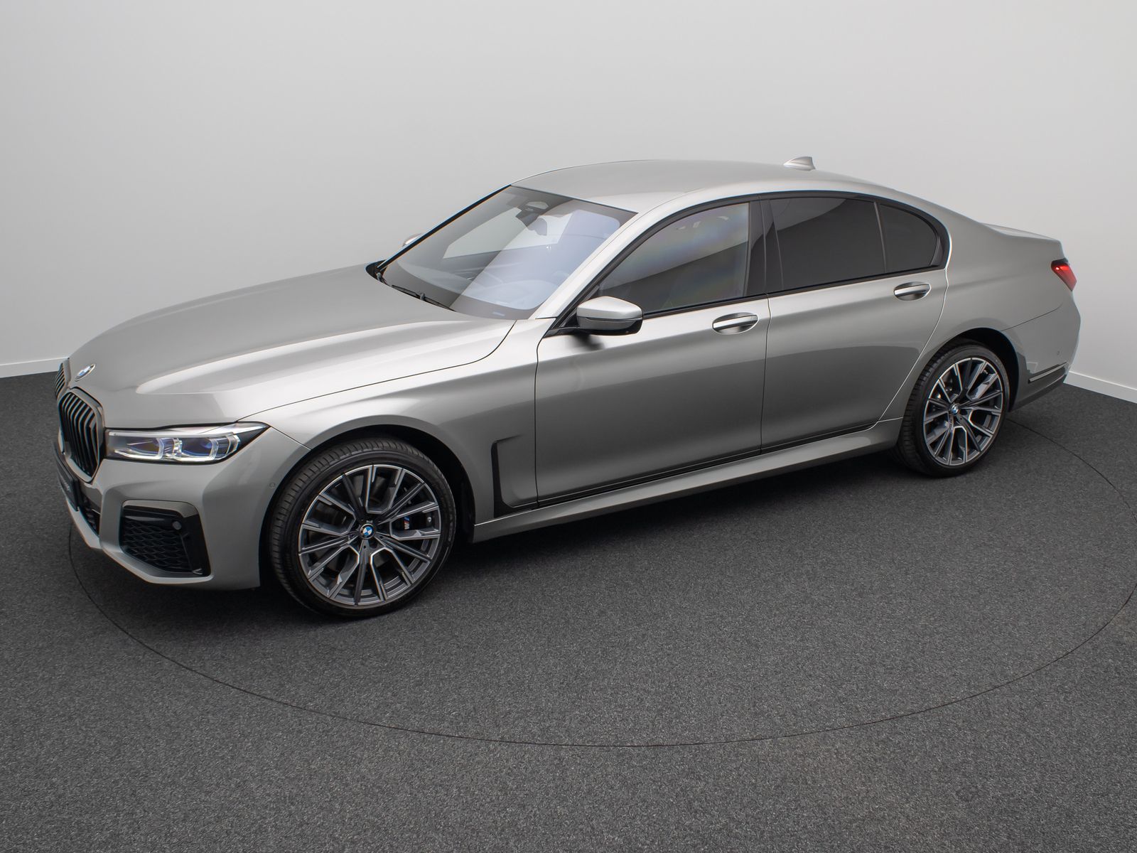 Fahrzeugabbildung BMW 740d xD M Sport 360°Laser HUD H/K SoftCl Massage