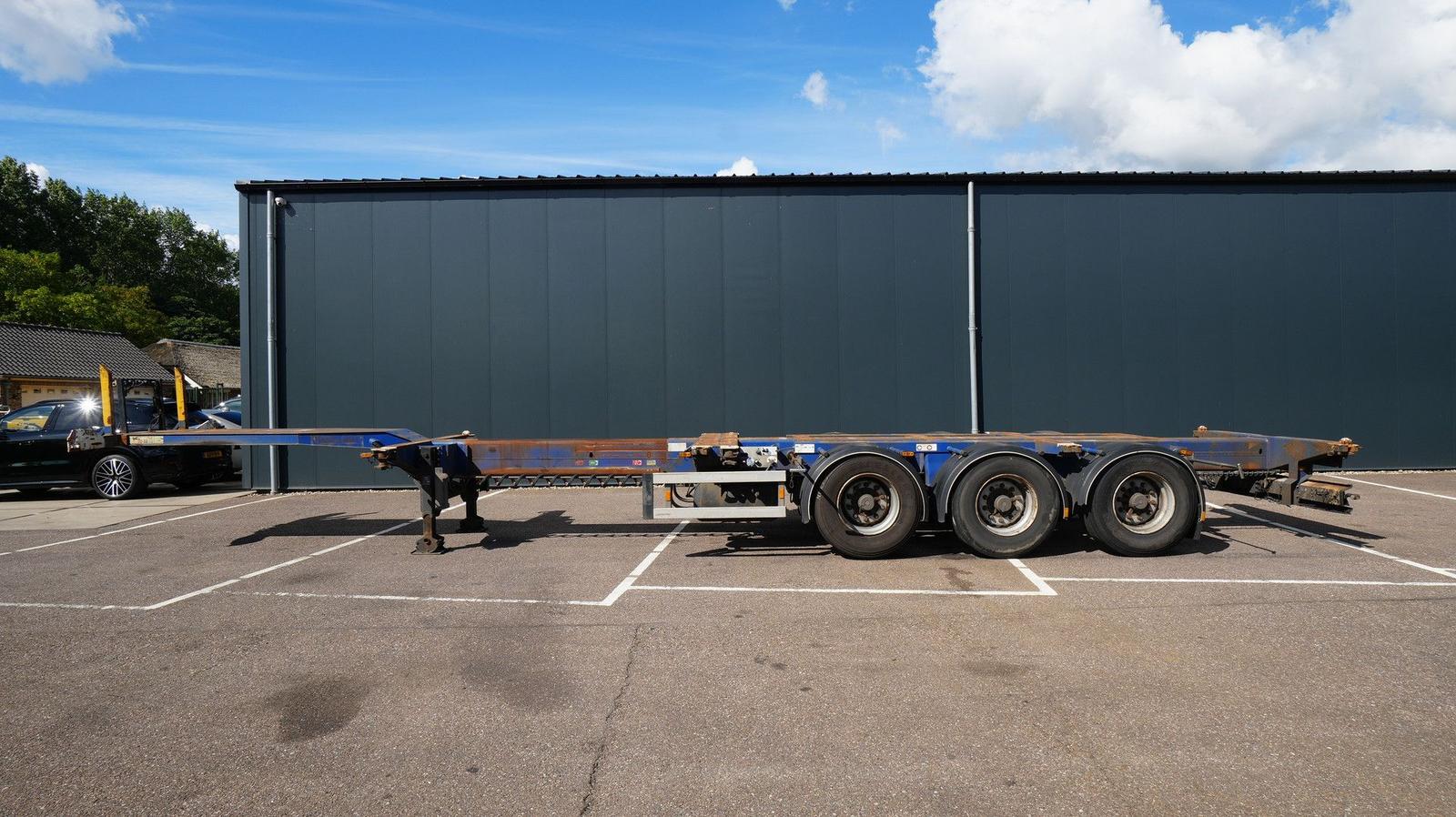 D-TEC 3 axle container chassis extendable trailer