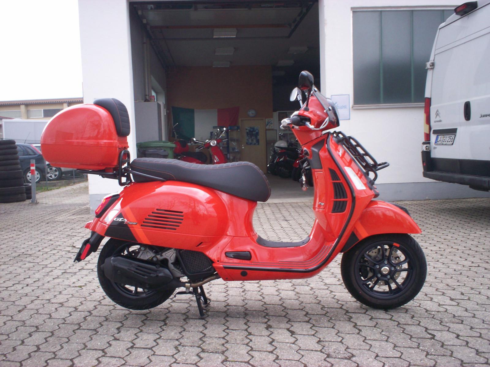 Vespa GTS 125 Super Sport ABS mit Topcase