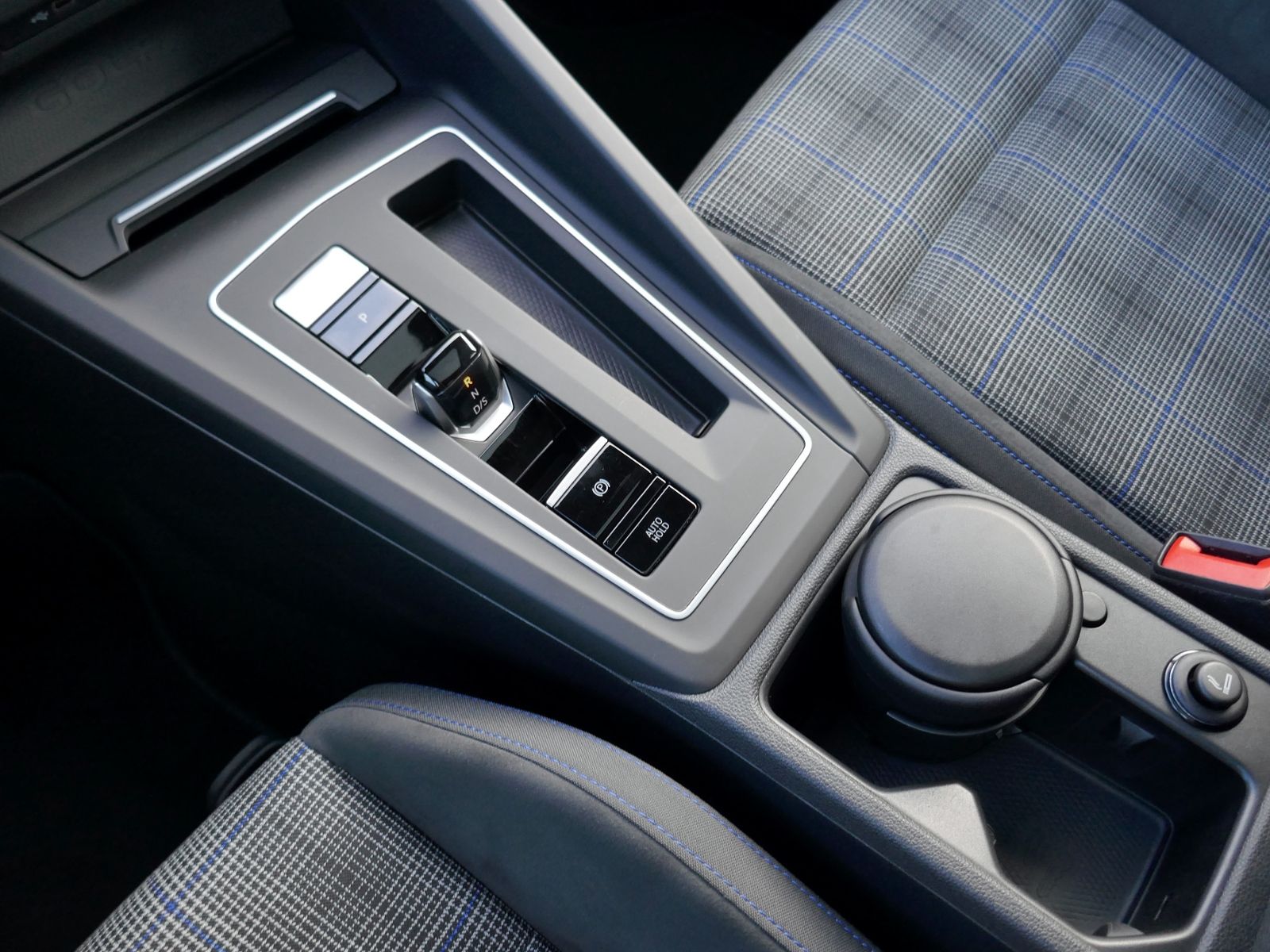 Fahrzeugabbildung Volkswagen Golf GTE 1.4 TSI eHybrid DSG | LED AHK RFK ACC