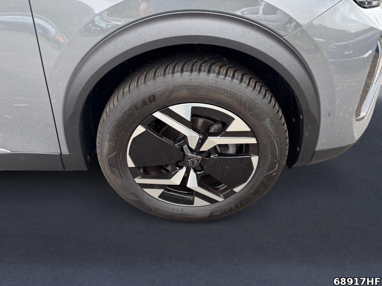 Fahrzeugabbildung Peugeot 2008 1.2 PureTech 130, GT