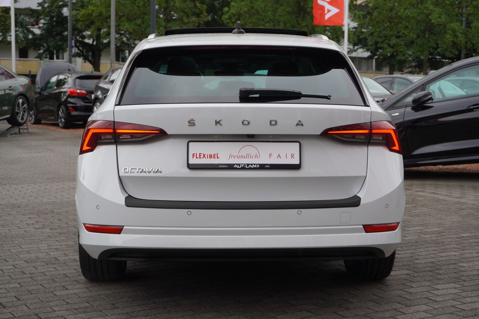 Skoda Octavia Combi 1.5 TSI First Edition LED Navi ACC foto 5