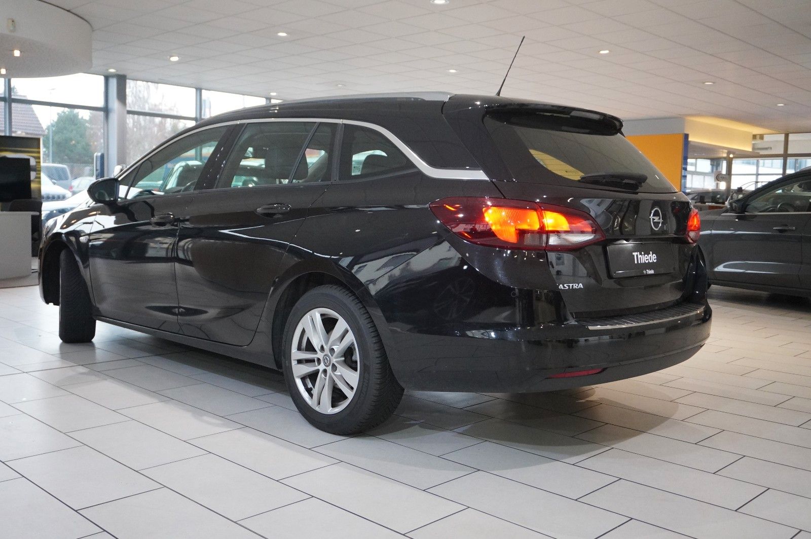 Fahrzeugabbildung Opel Astra K ST 1.4 ELEGANCE NAVI/LED/KAMERA/SPORT/SH