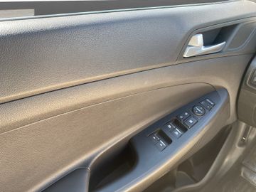 Hyundai Tucson 1.6 Premium 4WD Standheizung+360+Kam.+Nav
