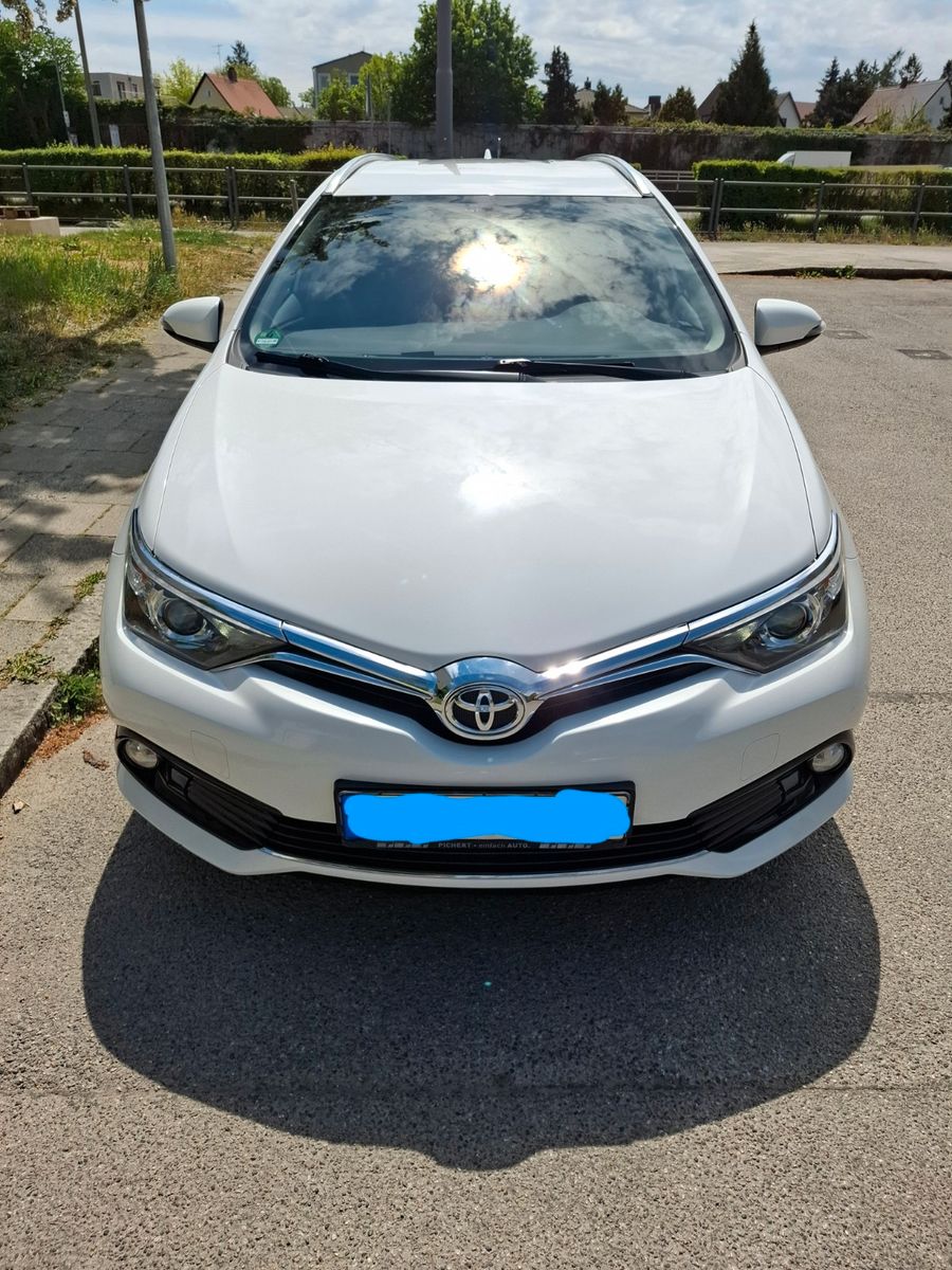 TOYOTA Auris Touring Sports