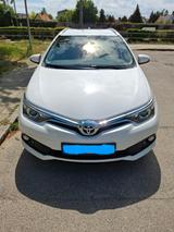 Toyota Auris Touring Sports Touring Sports 1,6-l-D-... - weiße Toyota Auris Touring Sports