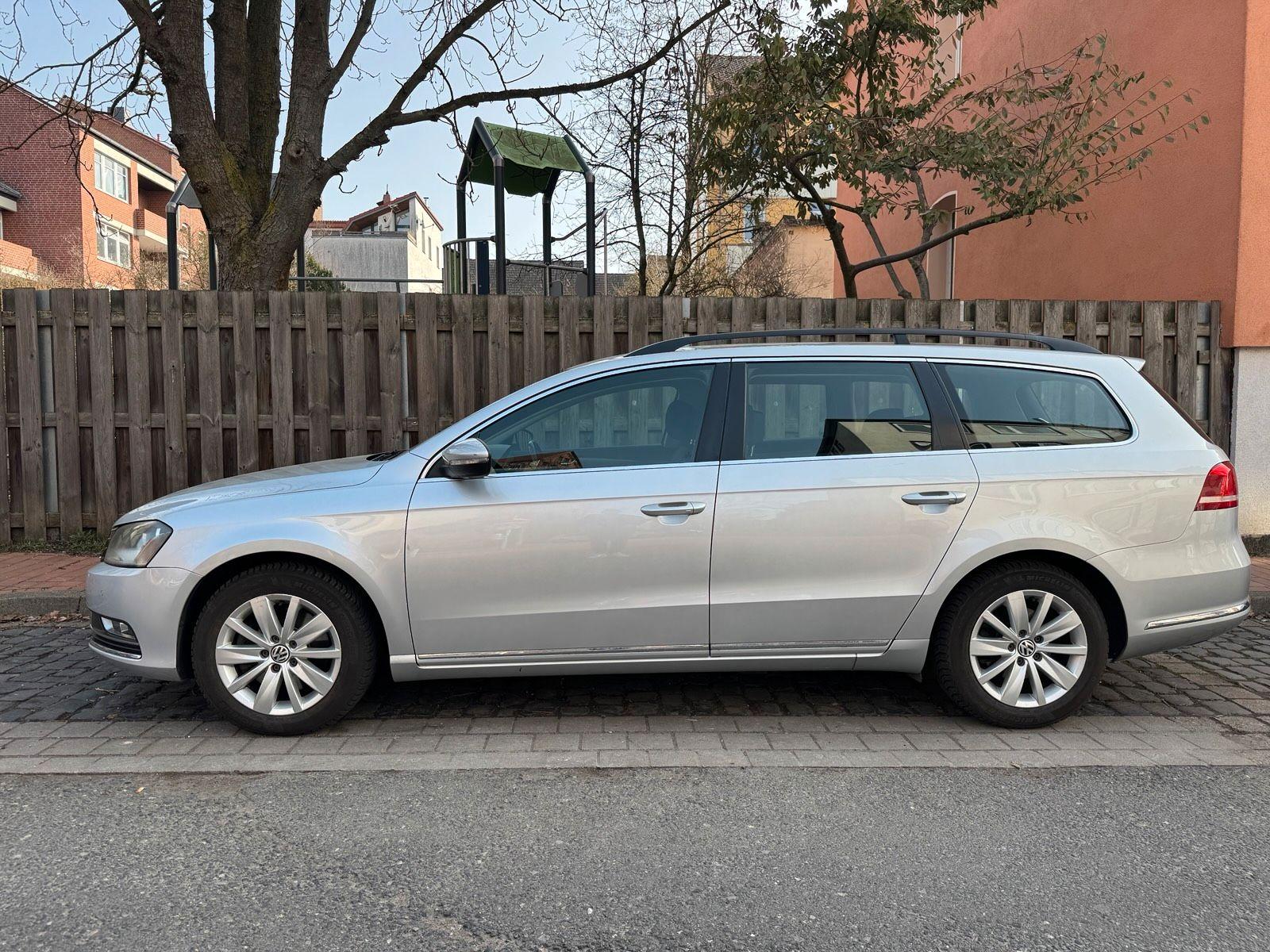 Volkswagen Passat 2011 — engine 105 HP (77kW)