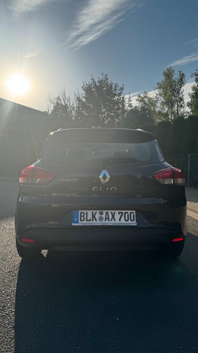 Renault Clio 2015 — rear view