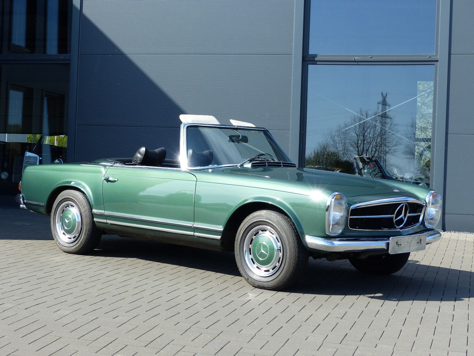 Fahrzeugabbildung Mercedes-Benz 280 SL Pagode
