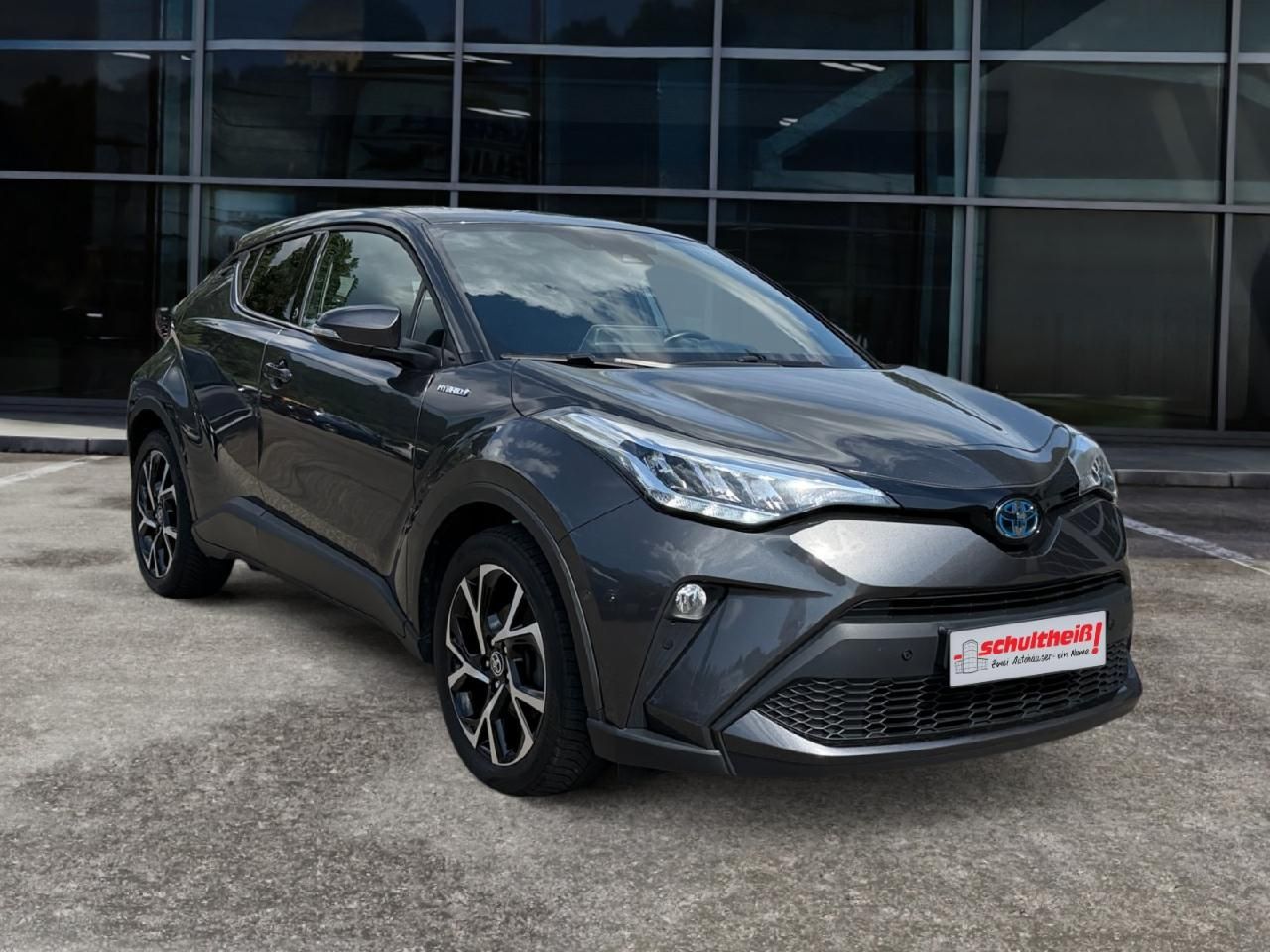 Fahrzeugabbildung Toyota C-HR Hybrid Team D