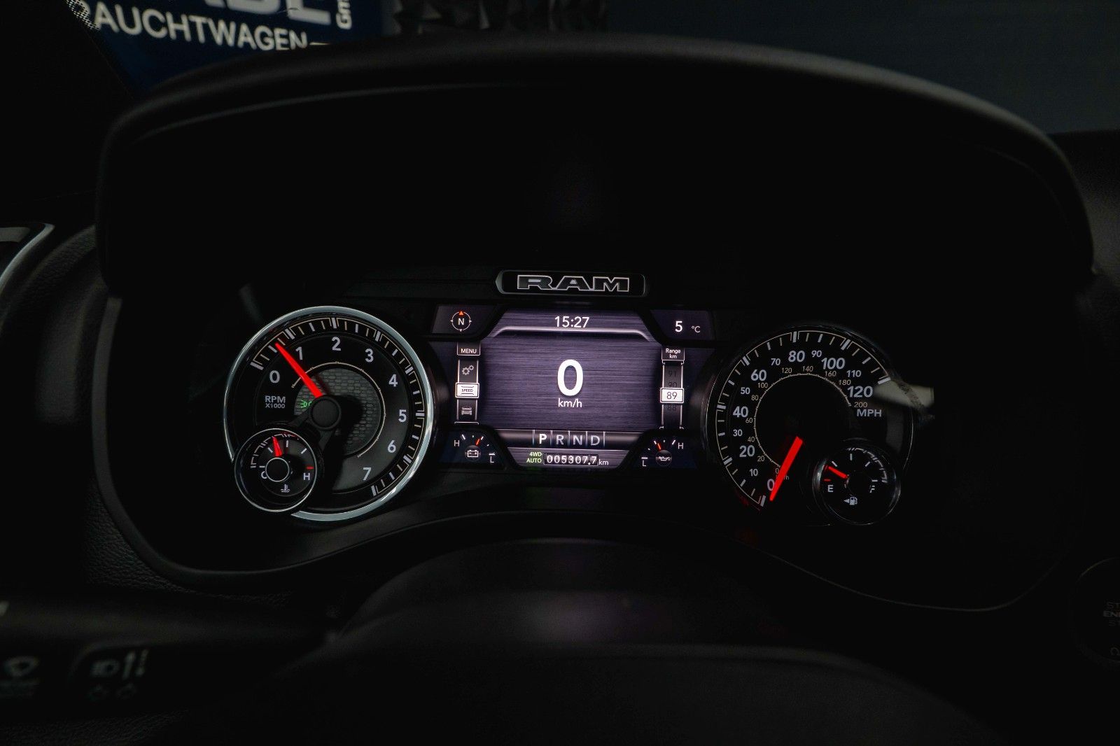 Fahrzeugabbildung Dodge RAM 5.7 V8 HEMI 4x4 OFFROAD Night-Paket *LED*