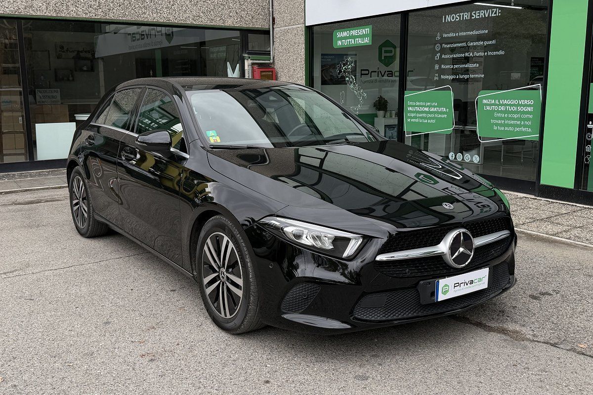 Mercedes-Benz MERCEDES A 180 d Automatic Business imagem 3