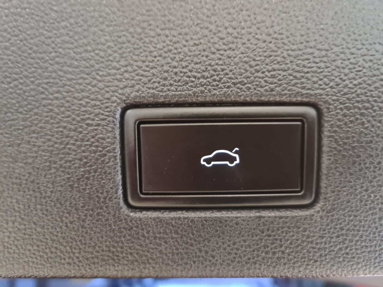 Fahrzeugabbildung Volkswagen T-Roc Sport 4Motion / NAVI / LED / KAMERA