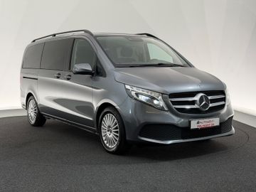 Mercedes V 220 - 1