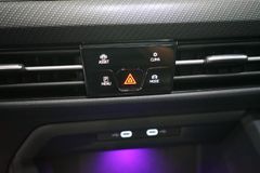 VW Golf 2.0 TDI R-Line | Pano | Matrix | Navi | ACC VW Golf 2.0 TDI R-Line | Pano | Matrix | Navi | ACC