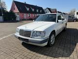 Mercedes-Benz E 200 CLASSIC Servo Tüv Neu - Mercedes-Benz E-Class aus 1995