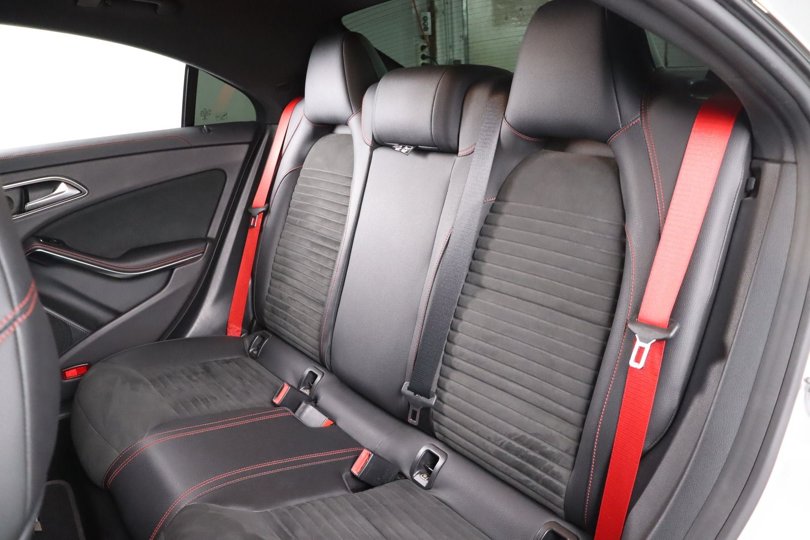 Fahrzeugabbildung Mercedes-Benz CLA 45 AMG 4Matic Coupe * Led * Navi * Alcantara