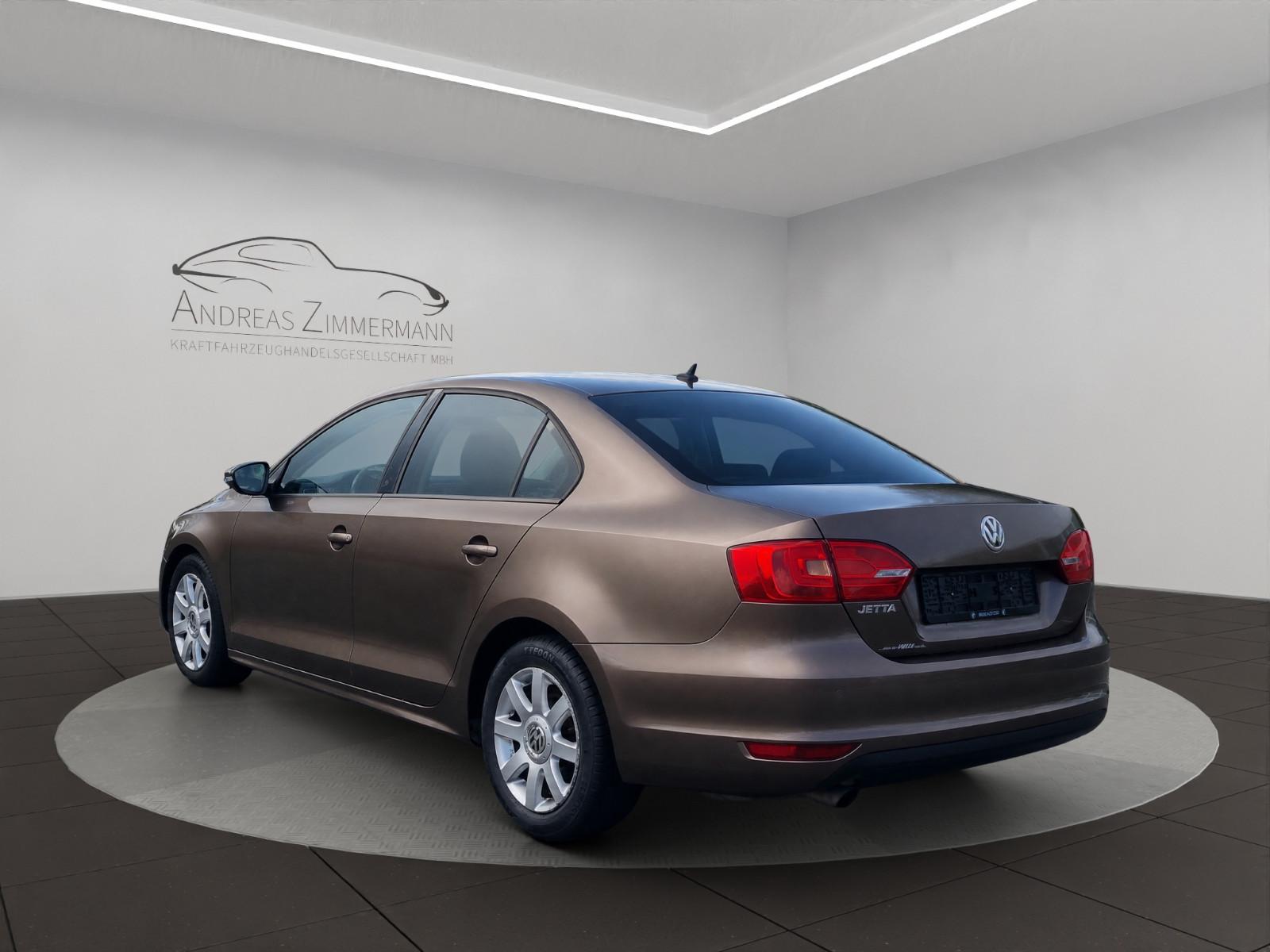 Volkswagen Jetta VI Comfortline 2.HAND WENIG KILOMETER