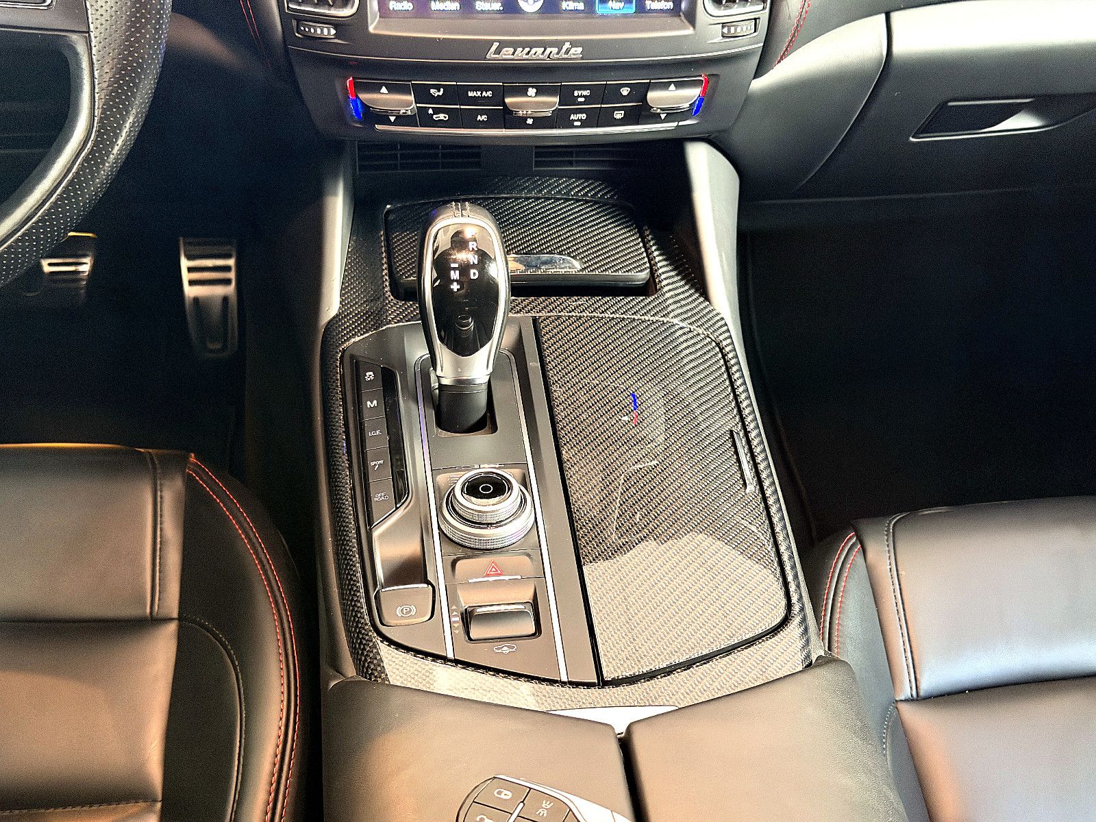 Fahrzeugabbildung Maserati Levante S/CARBON/HARMAN-KARDON/KAMERA/BRD
