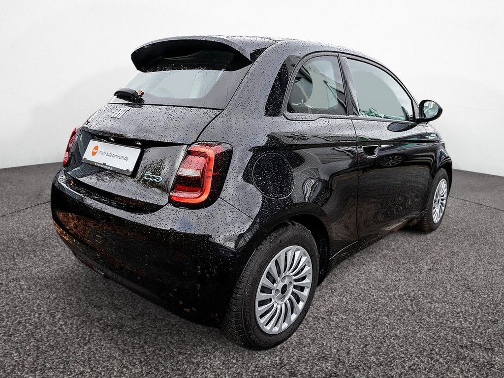 Fahrzeugabbildung Fiat 500e Action KLIMA LANEASSIST