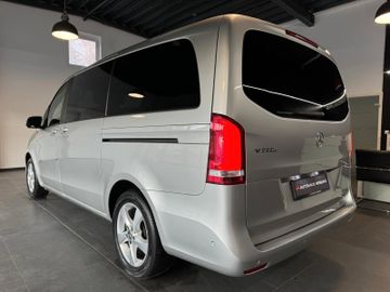 Mercedes V 220 - 7