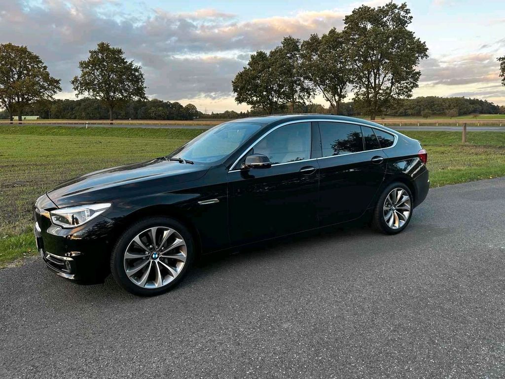 Image of BMW 530